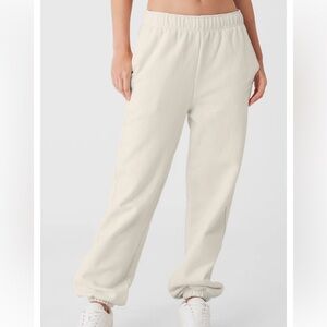 Alo sweatpants in bone